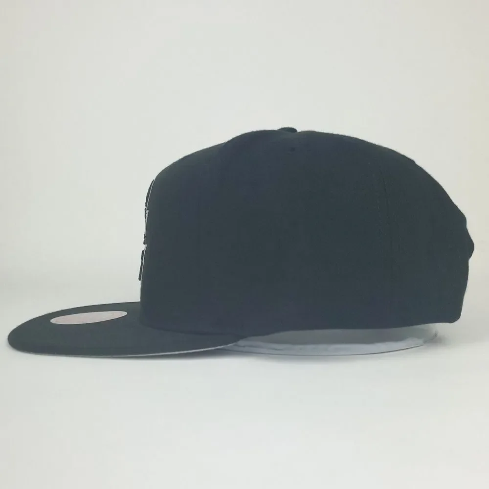 Milwaukee Bucks Mitchell & Ness NBA Snapback Cap Hat 3D Logo Black White Art NWT